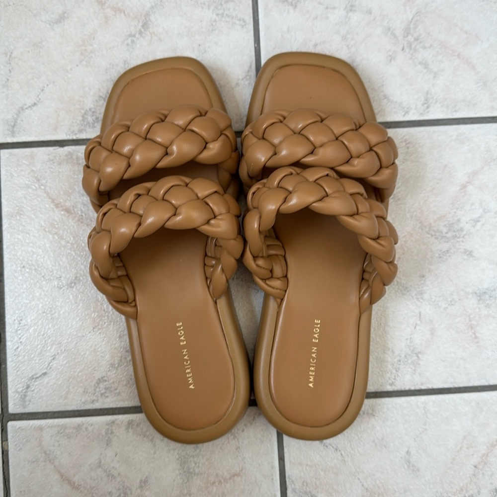 American Eagle Sandals